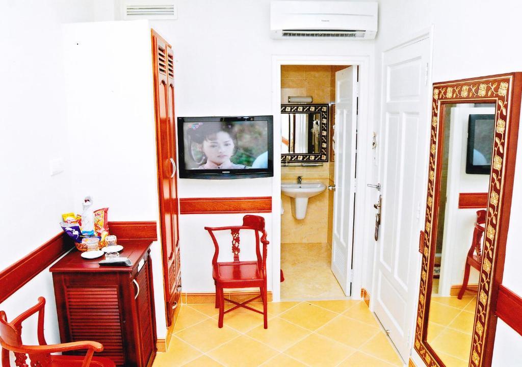 Hoang Thanh Thuy Airport Hotel 1 - Gan Am Thuc Dem Cho Hoang Hoa Tham Ciudad Ho Chi Minh  Habitación foto